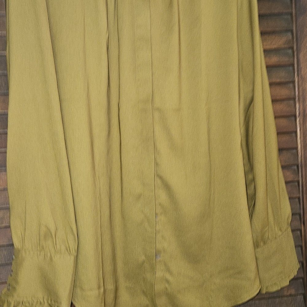 Ann Taylor Stylish Gold Button-Up Blouse With Stylist Wrist Detail - Picture 4 of 5